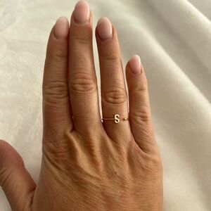 MINI LETTER “S” RING BY KELLY B